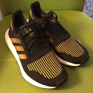 Adidas Swift Run Athletic Women’s Shoe